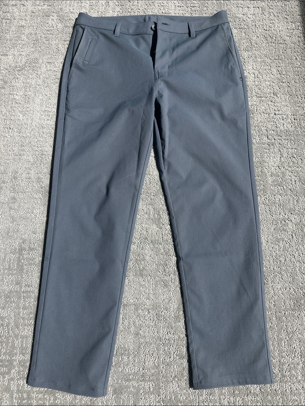 Vuori Cascade Tech Chino Pants - athletic slim like new